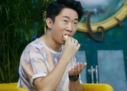 吃瓜娱乐圈杨迪是谁的,娱乐圈吃瓜达人，揭秘明星幕后故事