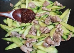 娱乐吃瓜酱生日庆祝,星光熠熠，欢乐满溢