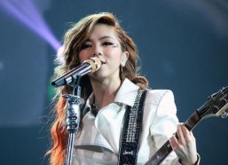 爱豆吃瓜娱乐酱邓紫棋,从音乐才女到吃瓜娱乐酱，揭秘她的跨界人生